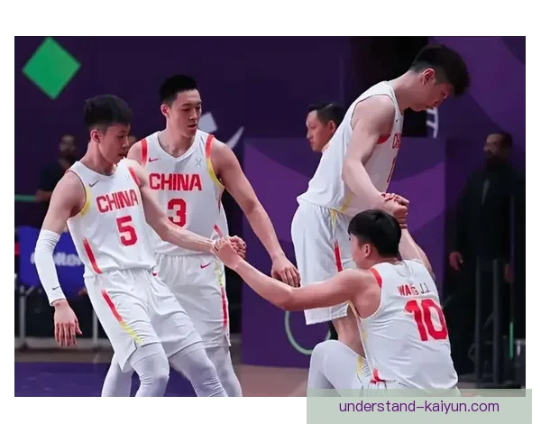 中国男篮备战奥运热身赛连胜展现强势复苏信号引发球迷高度期待 中国男篮备战奥运热身赛连胜展现强势复苏信号引发球迷高度期待