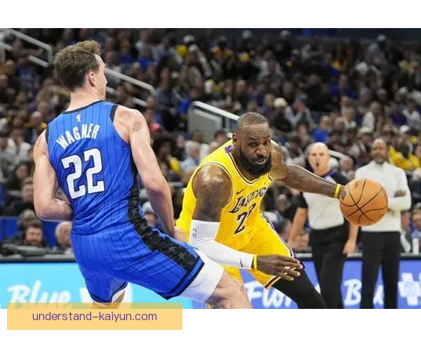 NBA最新动态：湖人勇士争夺季后赛席位 詹姆斯状态回暖引关注